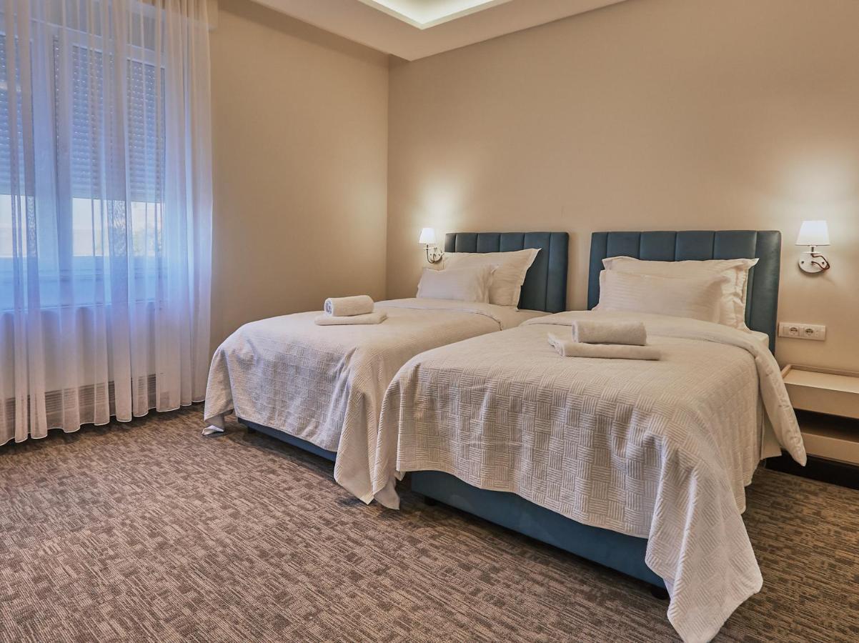 Hotel Cataleya Шабац Екстер'єр фото